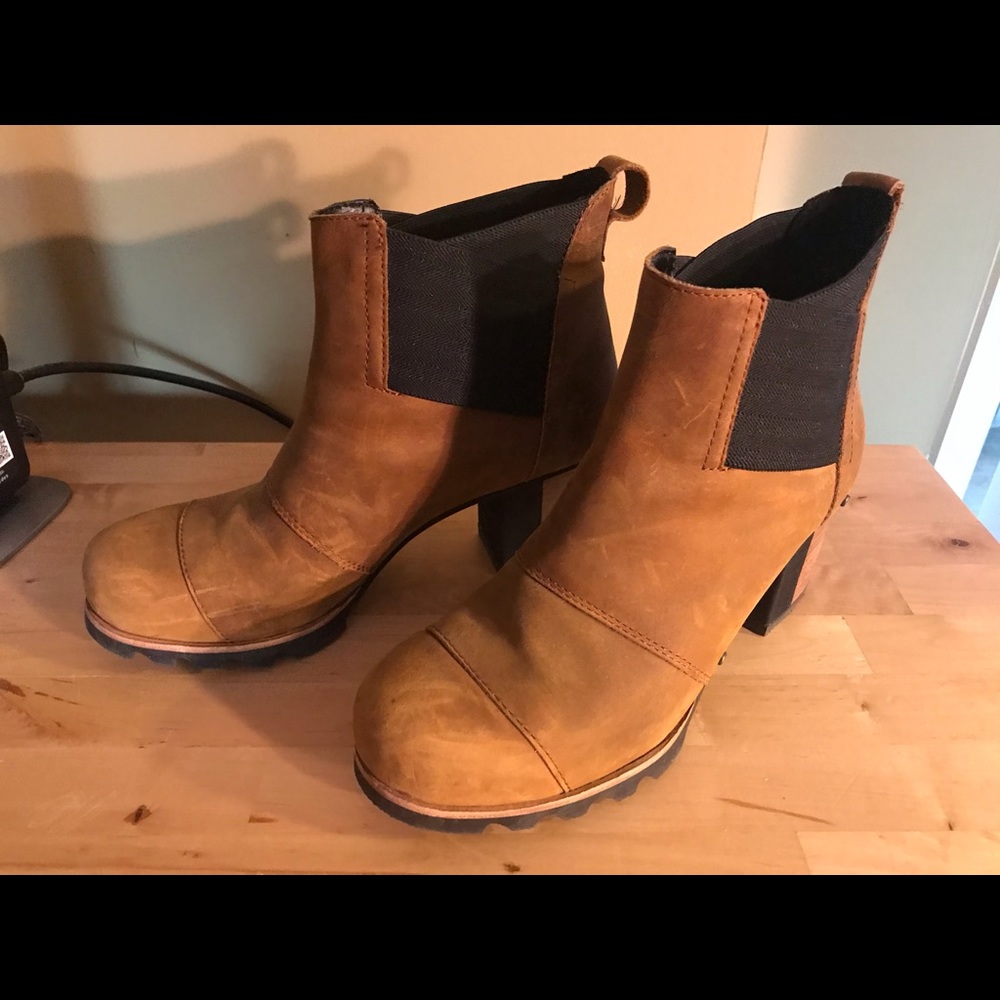 Sorel Addington Chelsea Boots, Size 8.5